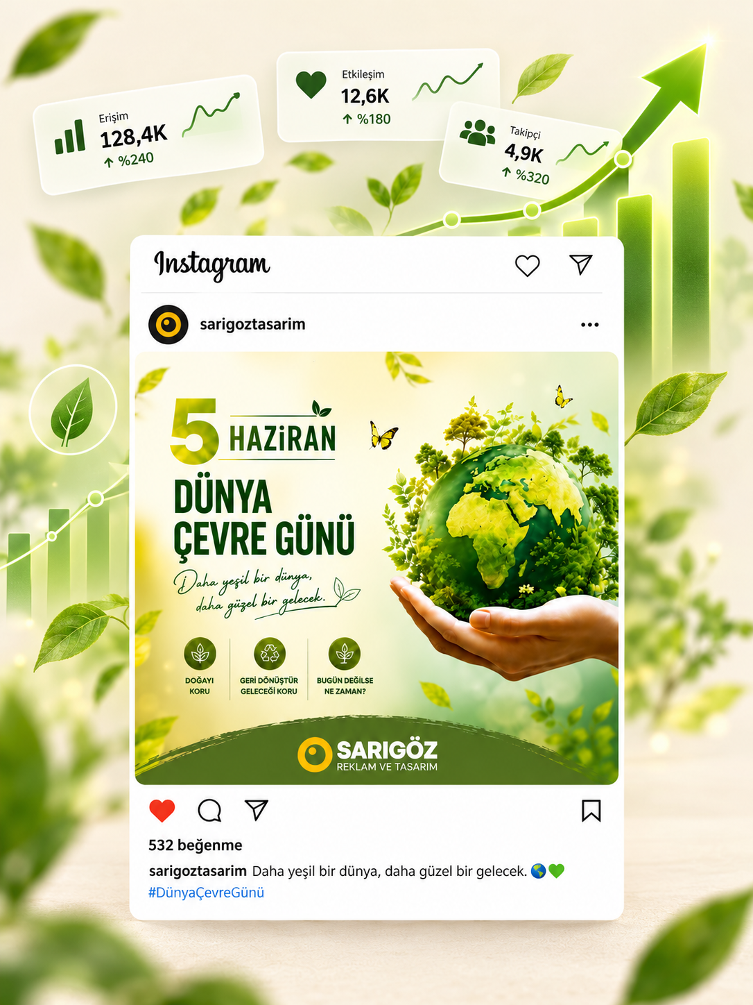 Telefonunda yükselen analiz grafiğini gösteren gülümseyen pazarlama uzmanı